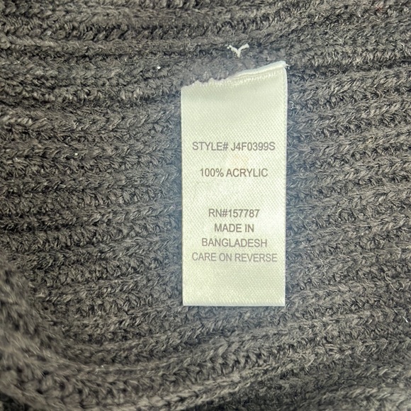 Full Circle Trends NWT Black Vneck Cropped Faux Wrap Sweater Women's sz. Small - Picture 6 of 11